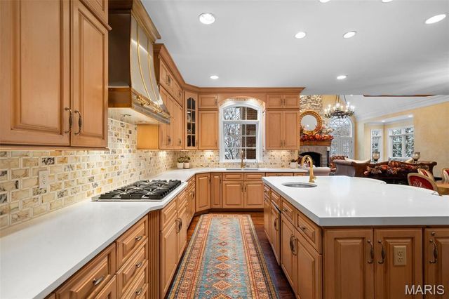 55 Fair Oaks Drive, Ladue, MO 63124