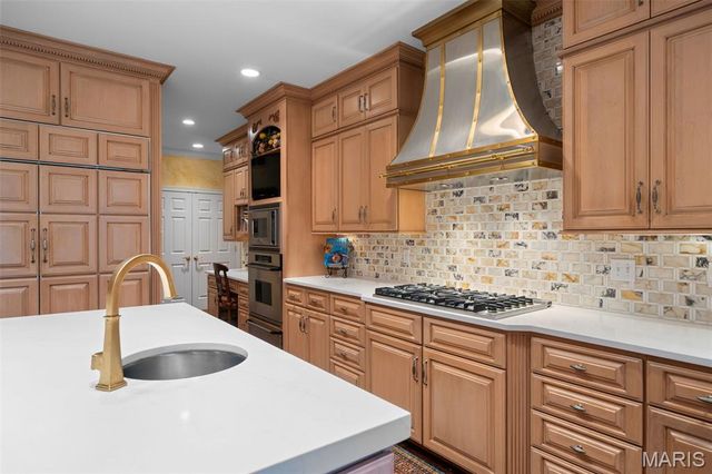 55 Fair Oaks Drive, Ladue, MO 63124