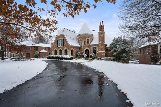 55 Fair Oaks Drive, Ladue, MO 63124