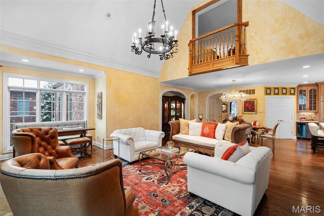 55 Fair Oaks Drive, Ladue, MO 63124