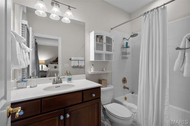 55 Fair Oaks Drive, Ladue, MO 63124