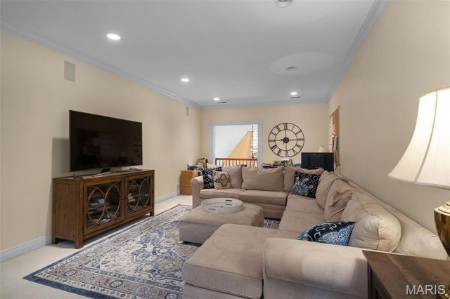 55 Fair Oaks Drive, Ladue, MO 63124