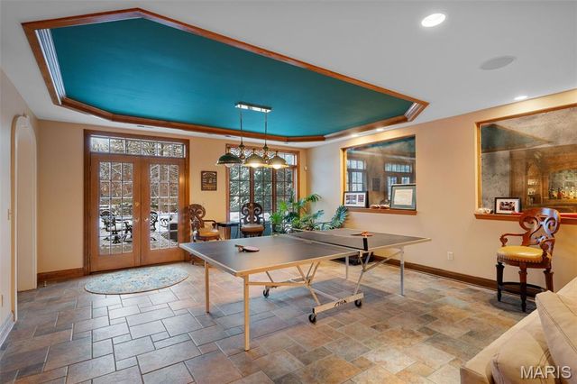 55 Fair Oaks Drive, Ladue, MO 63124