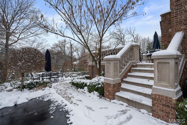 55 Fair Oaks Drive, Ladue, MO 63124