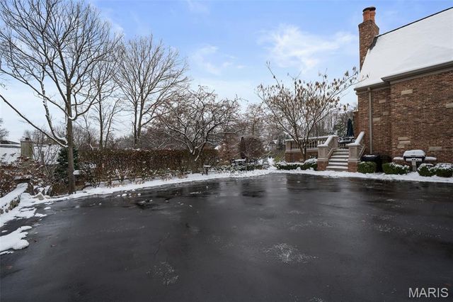 55 Fair Oaks Drive, Ladue, MO 63124