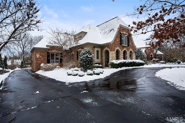 55 Fair Oaks Drive, Ladue, MO 63124