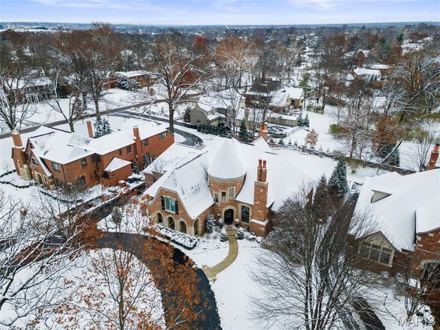 55 Fair Oaks Drive, Ladue, MO 63124