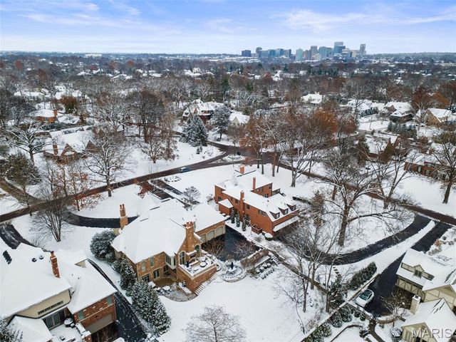 55 Fair Oaks Drive, Ladue, MO 63124