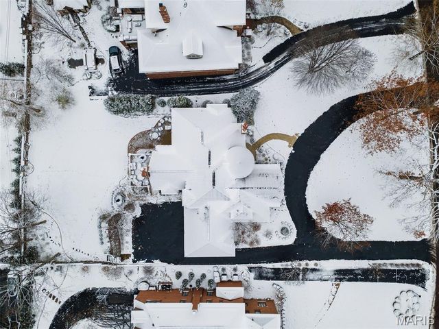 55 Fair Oaks Drive, Ladue, MO 63124