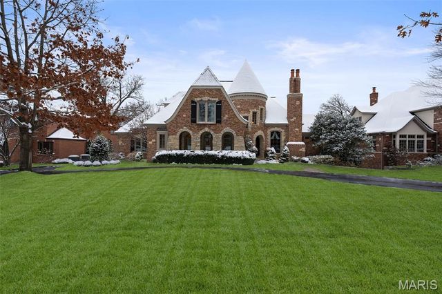 55 Fair Oaks Drive, Ladue, MO 63124