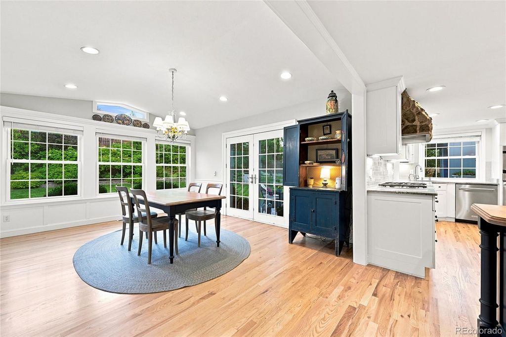 Image 12 of property listing at 6838 S Elizabeth Street, Centennial, CO 80122