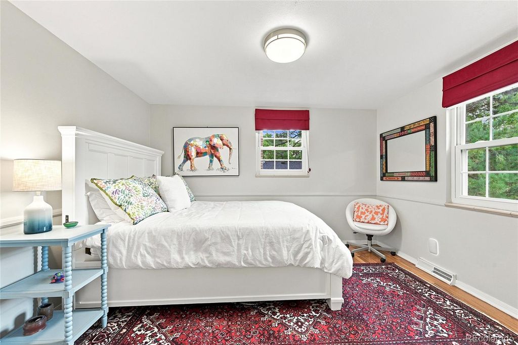 Image 16 of property listing at 6838 S Elizabeth Street, Centennial, CO 80122