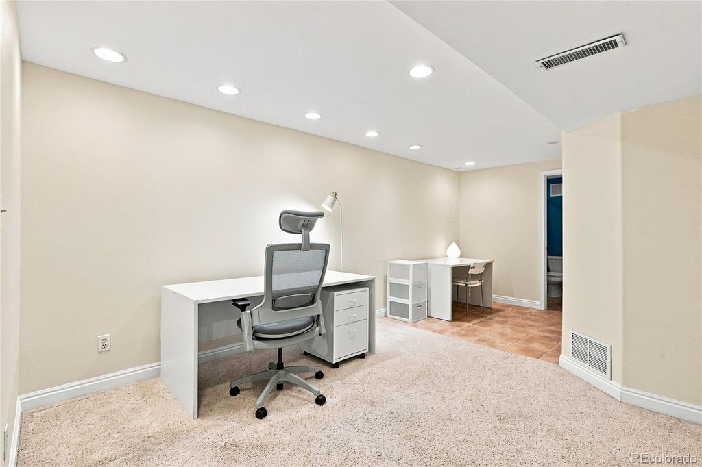 Image 27 of property listing at 6838 S Elizabeth Street, Centennial, CO 80122