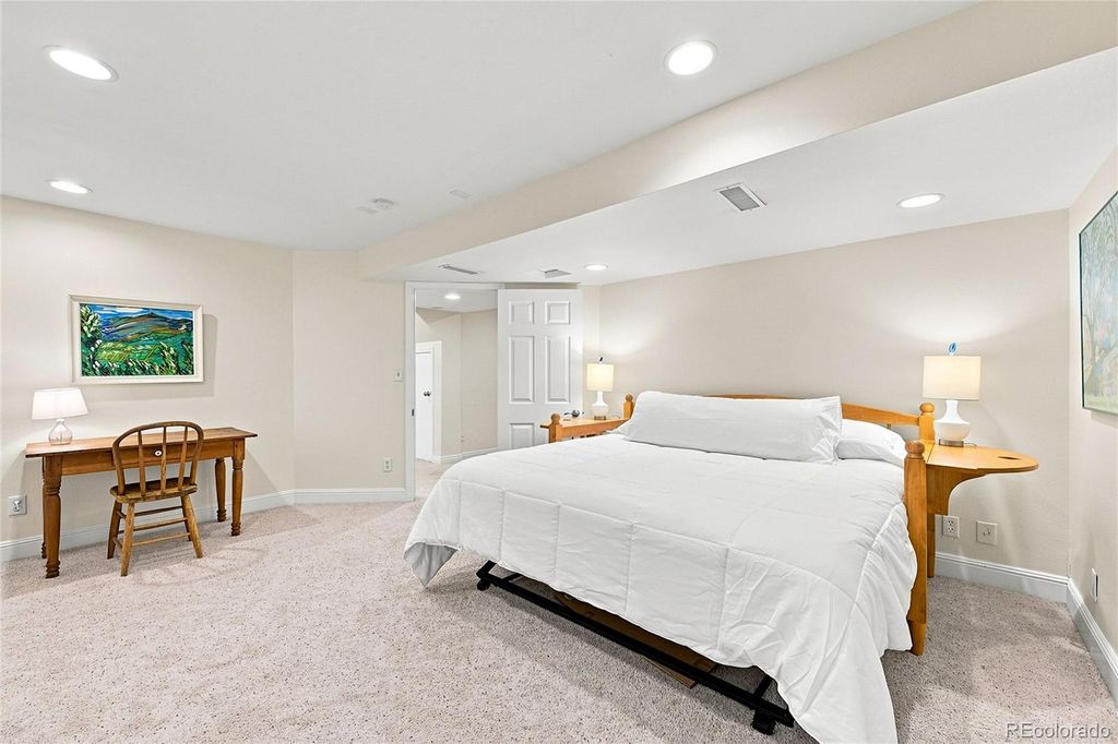 Image 28 of property listing at 6838 S Elizabeth Street, Centennial, CO 80122