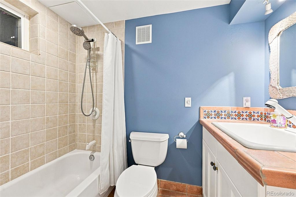 Image 29 of property listing at 6838 S Elizabeth Street, Centennial, CO 80122