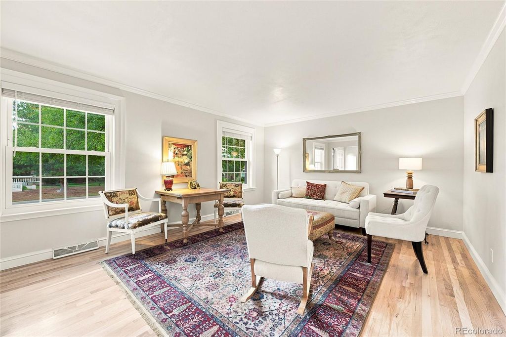 Image 5 of property listing at 6838 S Elizabeth Street, Centennial, CO 80122