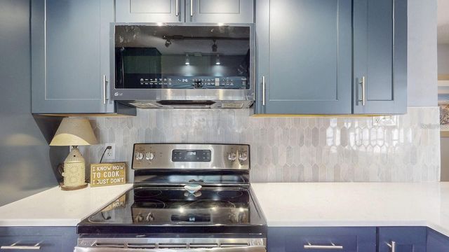 3075 ROSERY ROAD NE, Largo, FL 33771