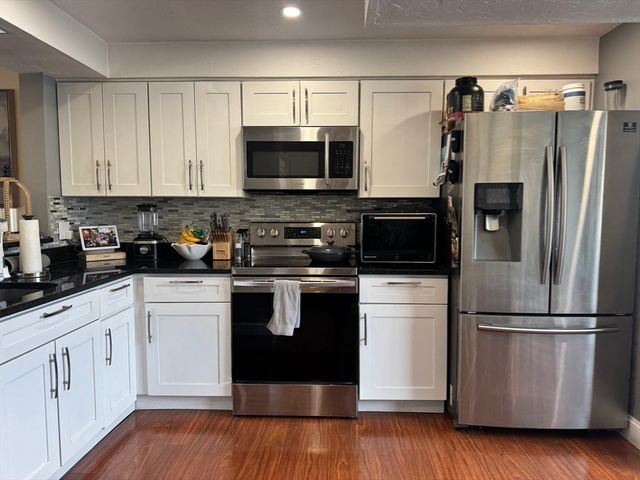 909 Pleasant St. 14, Weymouth, MA 02189