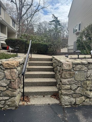 909 Pleasant St. 14, Weymouth, MA 02189