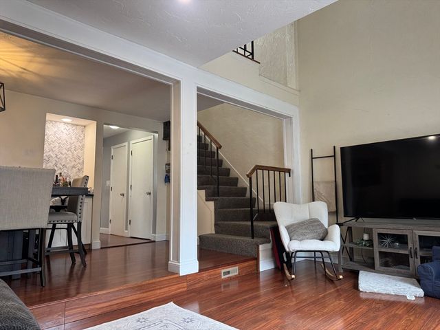 909 Pleasant St. 14, Weymouth, MA 02189