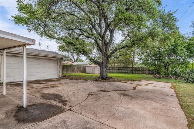 6100 Haden Drive, Waco, TX 76710
