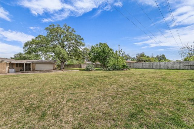 6100 Haden Drive, Waco, TX 76710