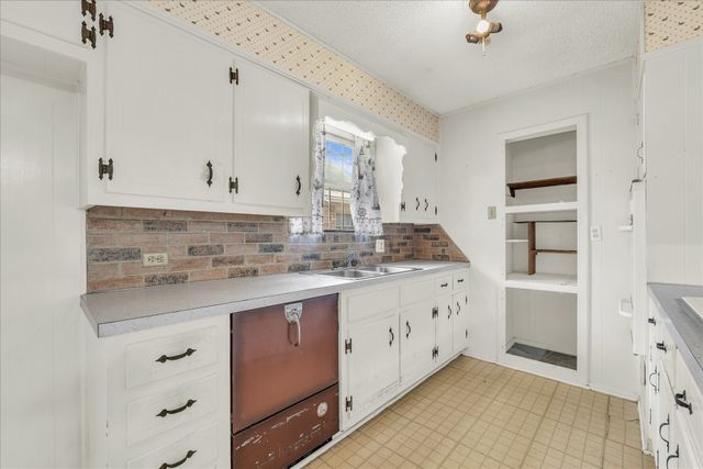 6100 Haden Drive, Waco, TX 76710