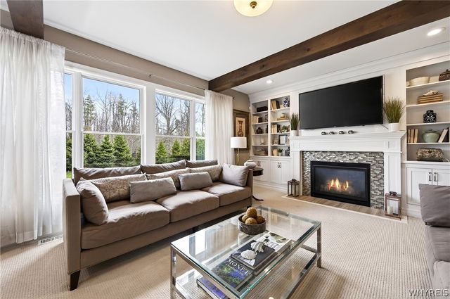 5527 Meadowglen Drive, Clarence, NY 14032