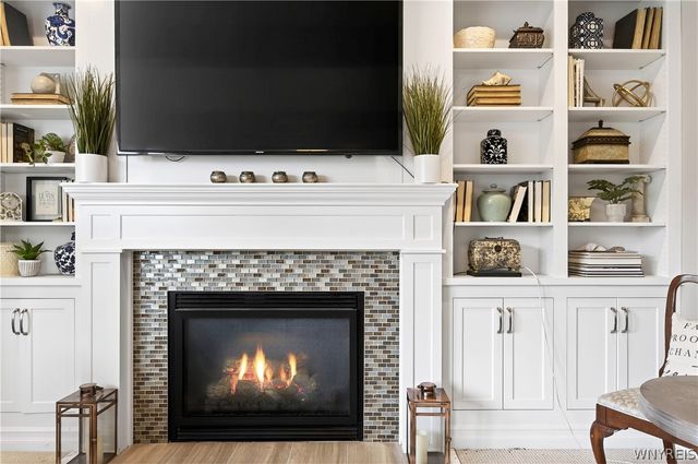 5527 Meadowglen Drive, Clarence, NY 14032