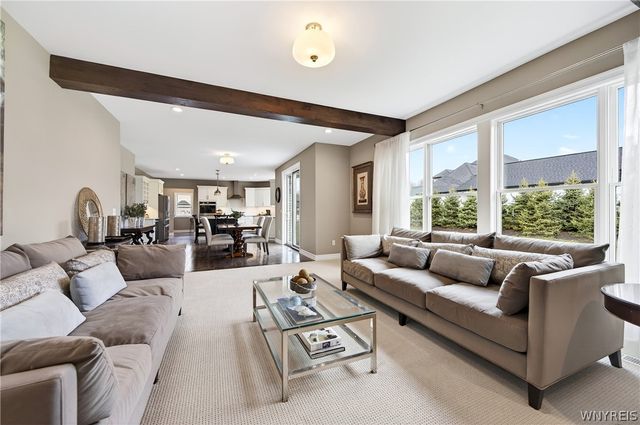 5527 Meadowglen Drive, Clarence, NY 14032