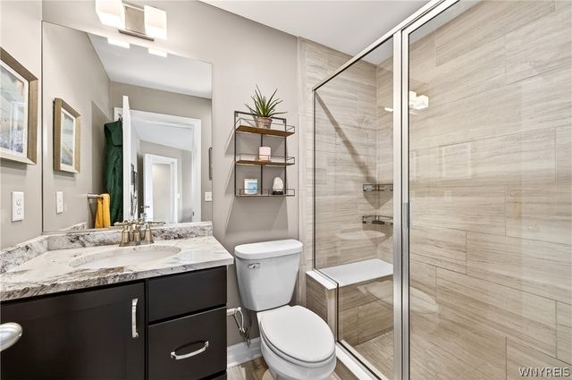 5527 Meadowglen Drive, Clarence, NY 14032