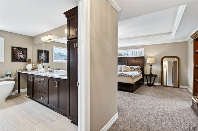 5527 Meadowglen Drive, Clarence, NY 14032