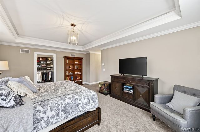 5527 Meadowglen Drive, Clarence, NY 14032