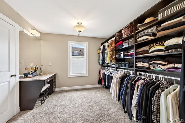 5527 Meadowglen Drive, Clarence, NY 14032