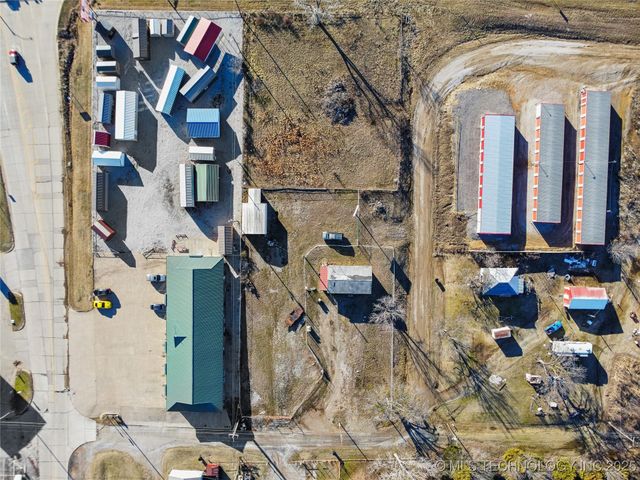 1503 5th Street, Henryetta, OK 74437