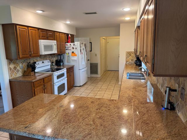 10548 GREENTRAIL Drive S, Boynton Beach, FL 33436