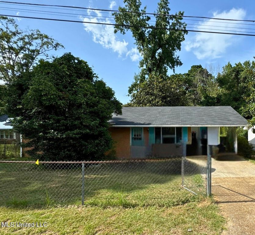 812 Carver Street, Carthage, MS 39051