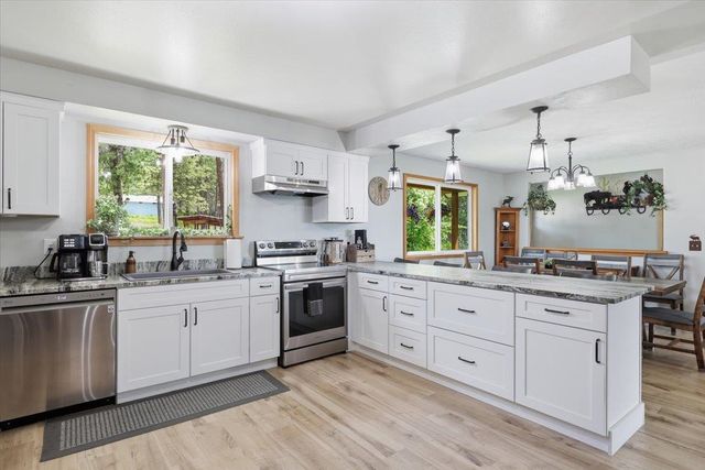 15009 E Cooper Rd, Mead, WA 99021