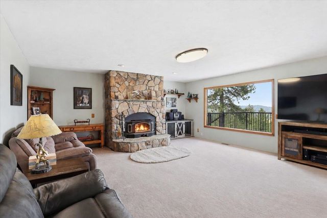 15009 E Cooper Rd, Mead, WA 99021