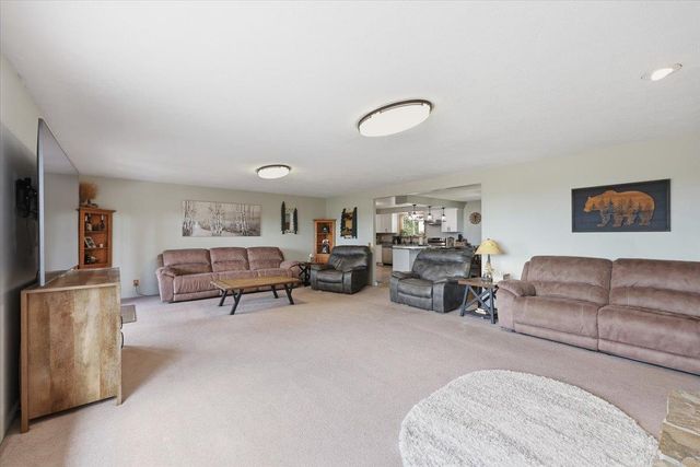 15009 E Cooper Rd, Mead, WA 99021
