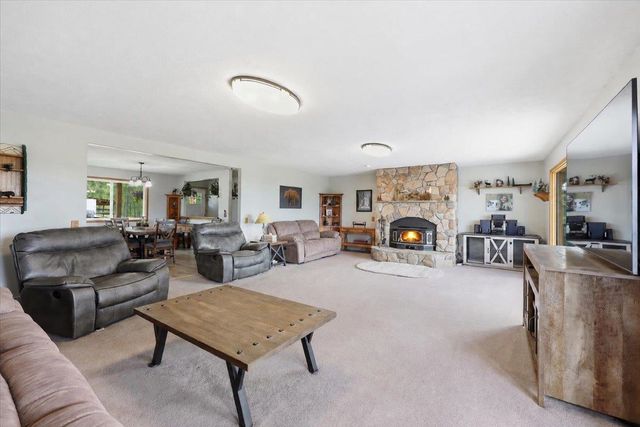 15009 E Cooper Rd, Mead, WA 99021