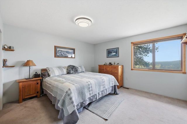 15009 E Cooper Rd, Mead, WA 99021