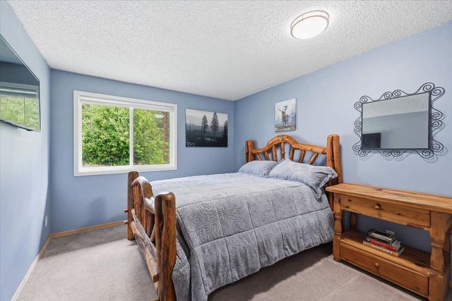 15009 E Cooper Rd, Mead, WA 99021