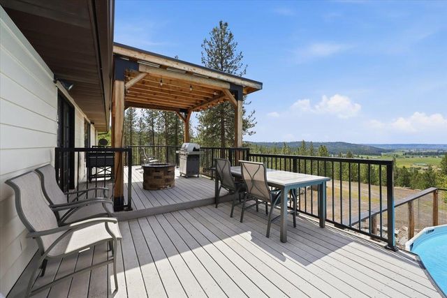 15009 E Cooper Rd, Mead, WA 99021