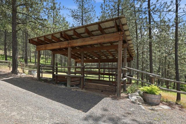 15009 E Cooper Rd, Mead, WA 99021