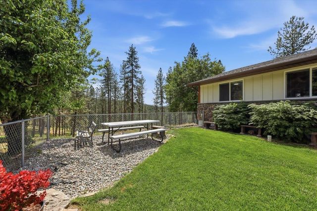 15009 E Cooper Rd, Mead, WA 99021
