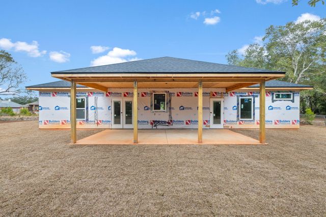 8390 Verano Street, Navarre, FL 32566