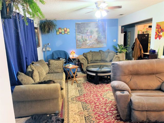 209 Pierce Drive, Mabank, TX 75156