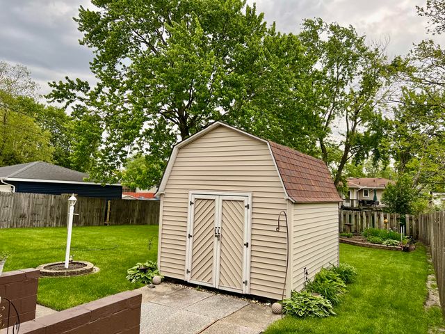 829 Tyler Avenue, Dyer, IN 46311