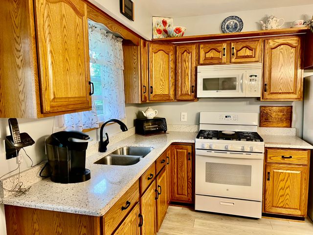 829 Tyler Avenue, Dyer, IN 46311
